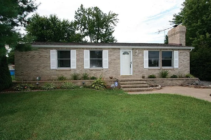714 Romancoke Rd photo 1