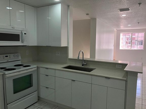 3rd image of 103-12035 SW 14th St APT 103
