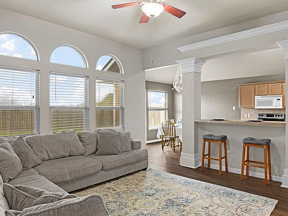 5th image of 6601 Park Wind Dr