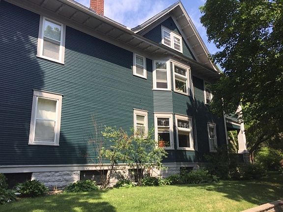 3rd image of 444 Holly Ave #1