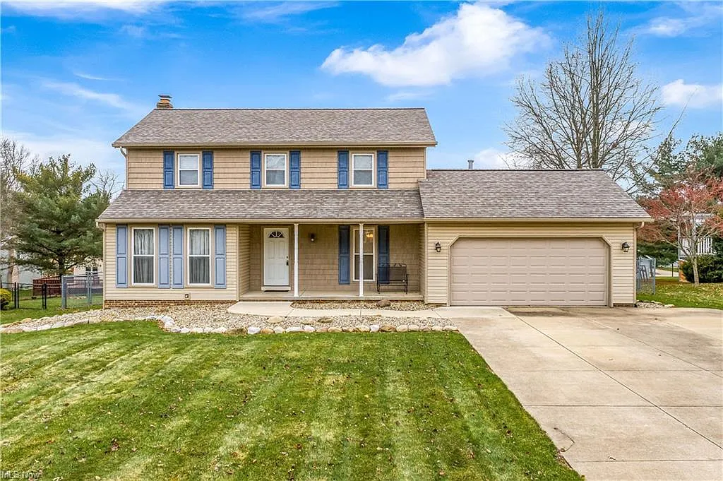 1560 Briarwood Way photo 1