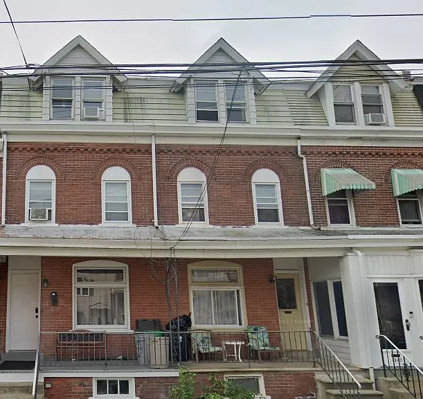 1338 W Liberty St — Photo 1