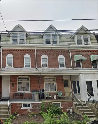 1338 W Liberty St Photo 1