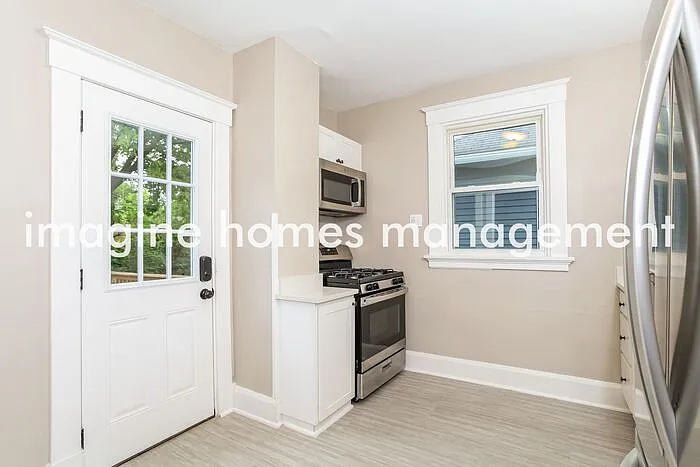 2732 Cox Ln — Photo 7