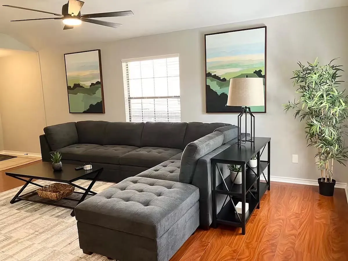 2 bed, 2.0 bath, 1241 sqft, $2,200 — Photo 2