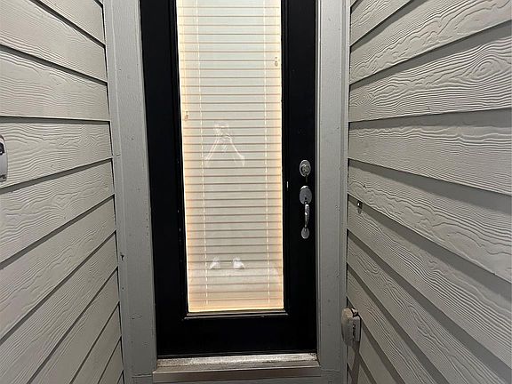 3rd image of 2616 Riverside Dr #B