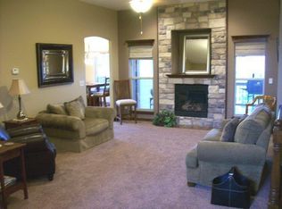 3422 N Lake Ridge Ct, Wichita, KS 67205