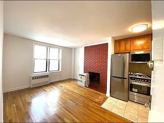 2nd image of 432 E 11th St #3RB
