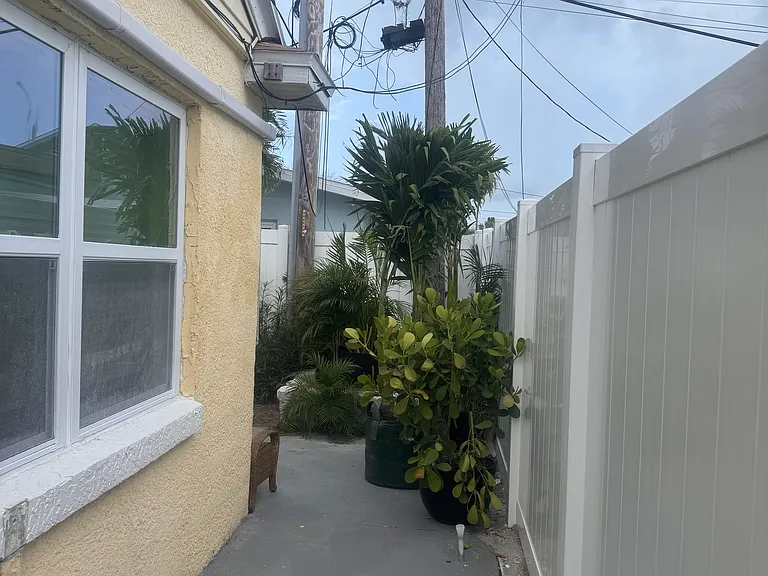 78 146th Ave E #B — Photo 12