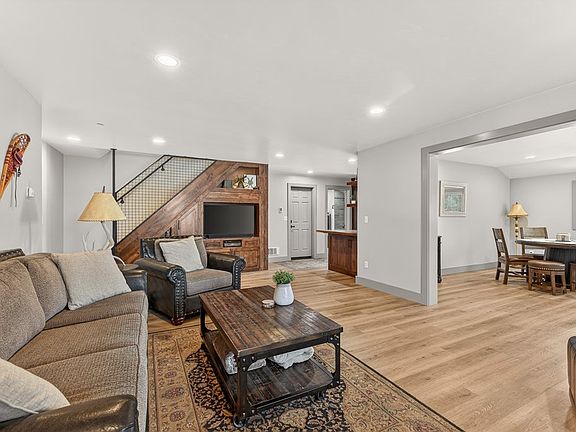 3rd image of 304 Samson Ct
