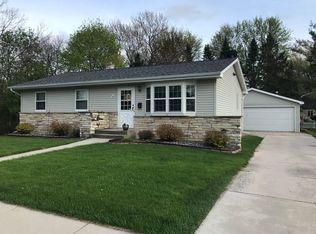 566 E 2nd St, Fond Du Lac, WI 54935