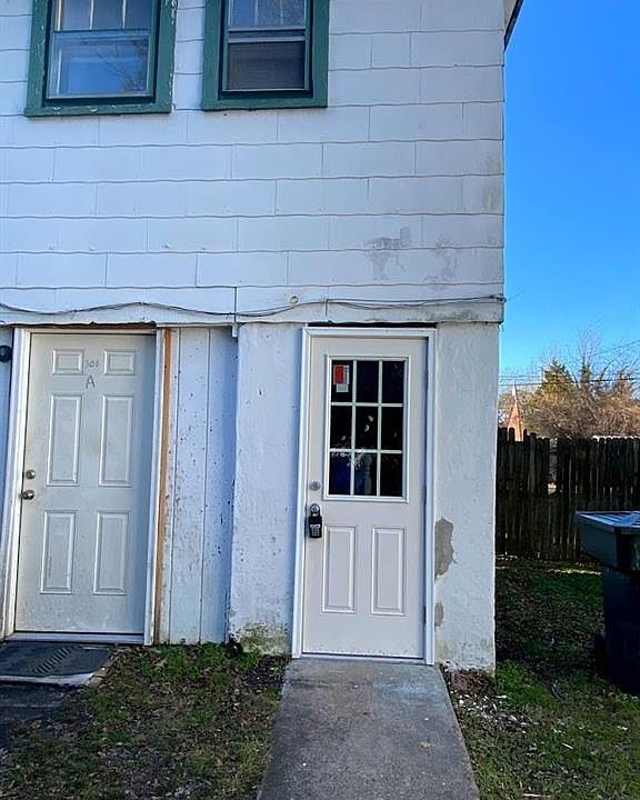 1st image of 306 Hollywood Ave #B