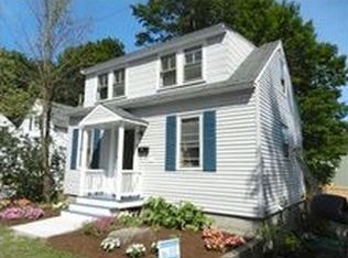20 Hovey St, Kennebunk, ME 04043