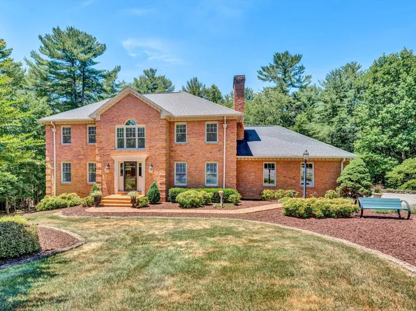 6378 Spring Run Dr, Roanoke, VA 24018