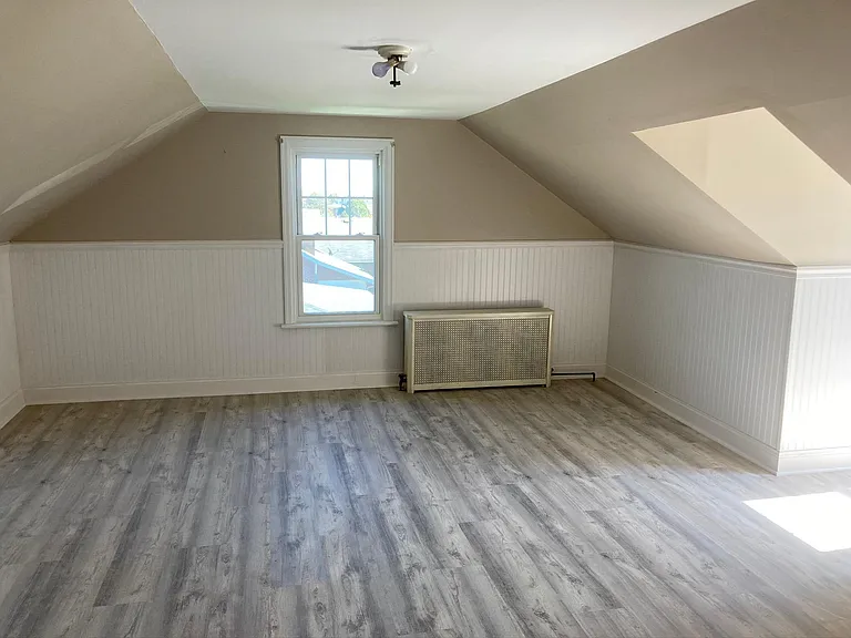 560 Seip Ave — Photo 8