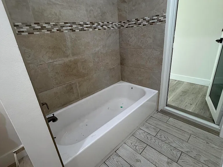 6530 Hayes St — Photo 11