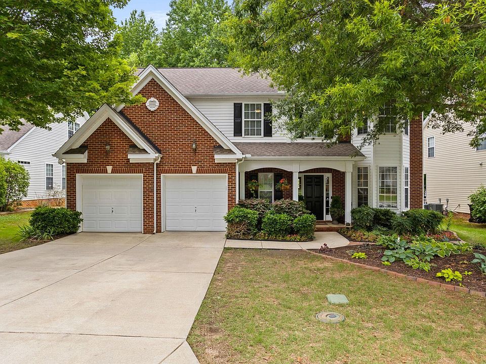 1st image of 524 Kingsmoor Dr