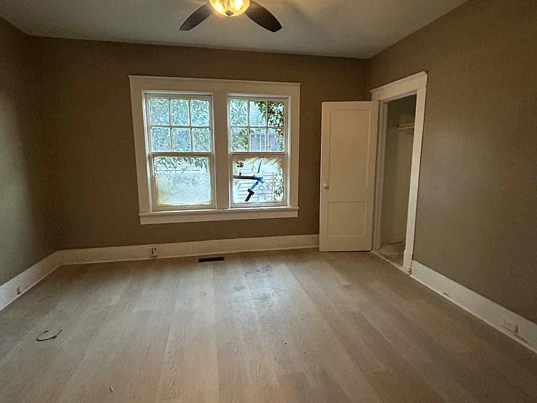 1049 Birch St — Photo 5