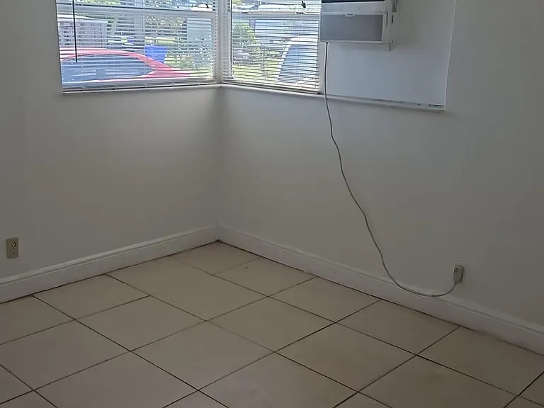 2438 Thomas St #REAR — Photo 5