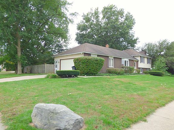 2nd image of 1616 Provincial Dr