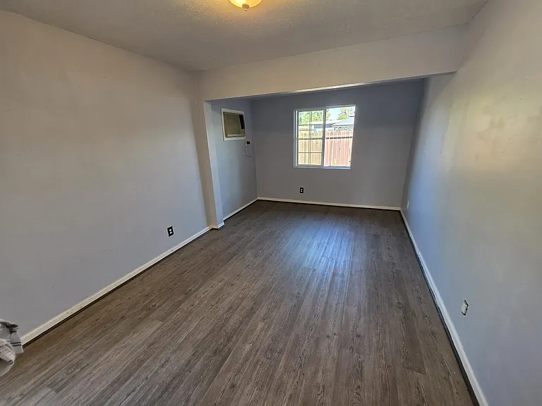 2719 Edward Ave — Photo 7