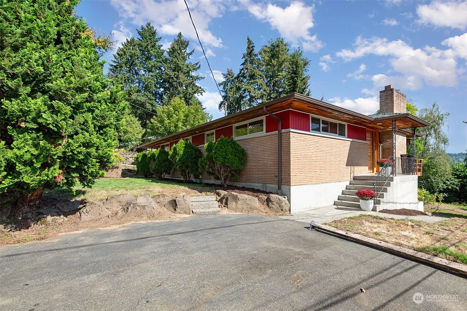 13032 42nd Avenue NE photo 1