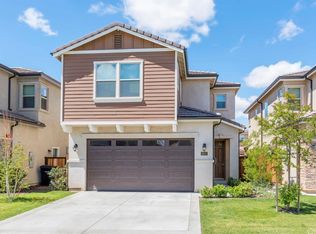 6311 Rancho Parada Rd, Paramount, CA 90723