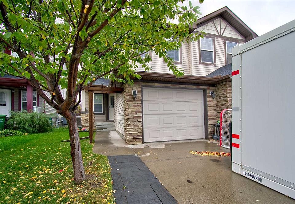 1st image of 154 N Canals Cir SW