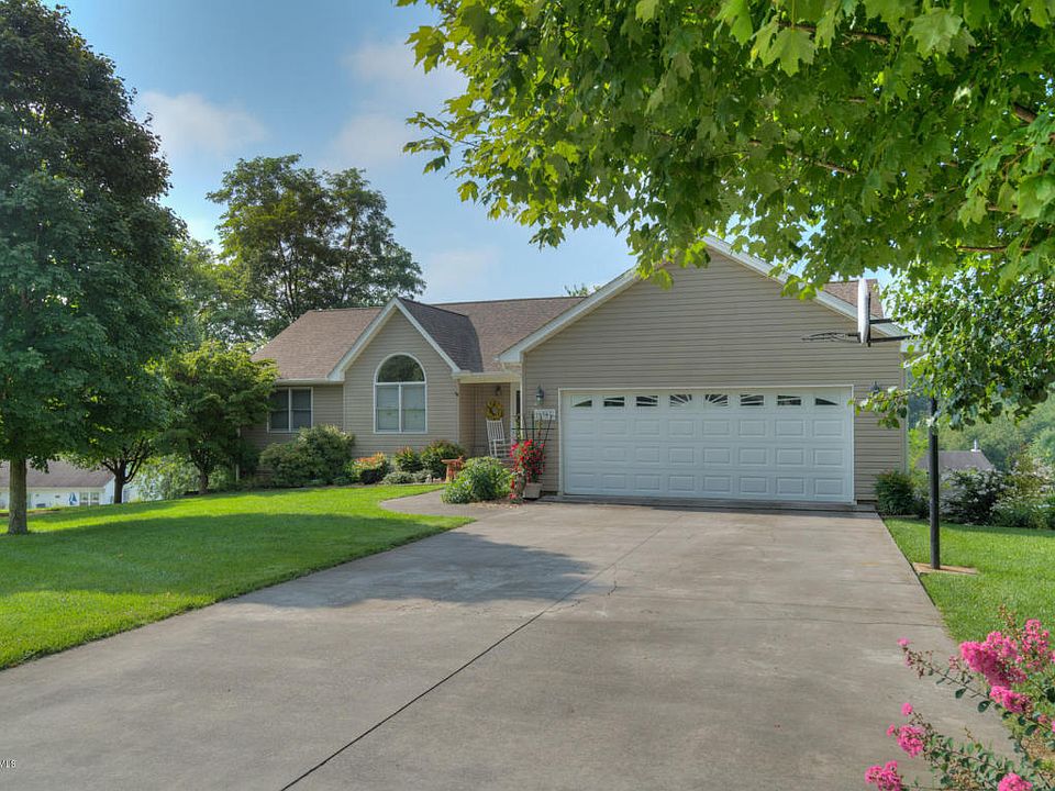 1st image of 1303 Maplewood Ln