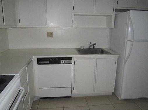 5th image of 210 Lakeview Dr APT 110