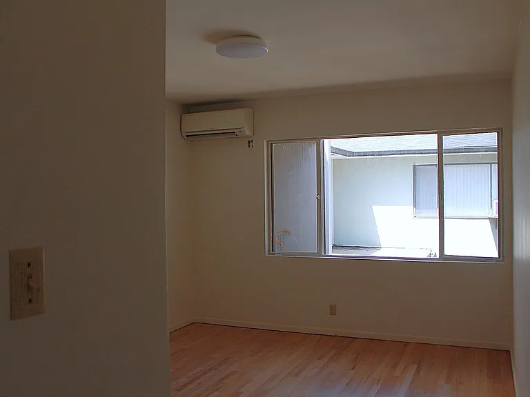 7624 Norton Ave — Photo 6