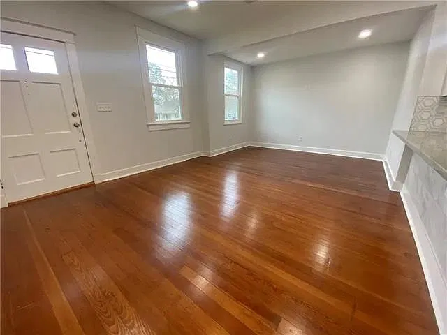 2 bed, 1.0 bath, 1300 sqft, $2,500 — Photo 4