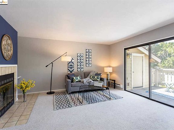 3rd image of 180 Shoreline Ct