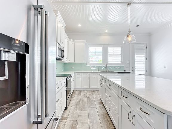 2nd image of 29 Sandy Beach Way