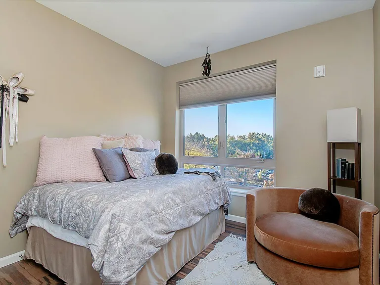 323 W Jefferson St #409 — Photo 6