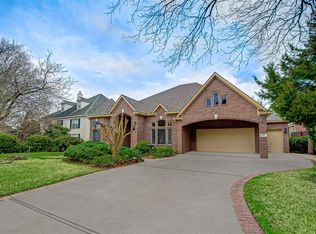 561 Edgewood Dr, Montgomery, TX 77356