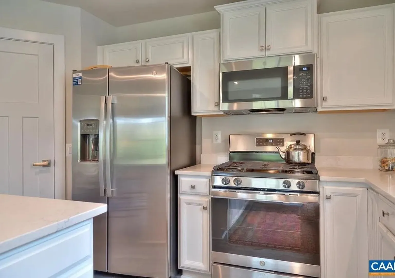 3BR + Office and 2 Bath home in Village Oaks — Photo 3