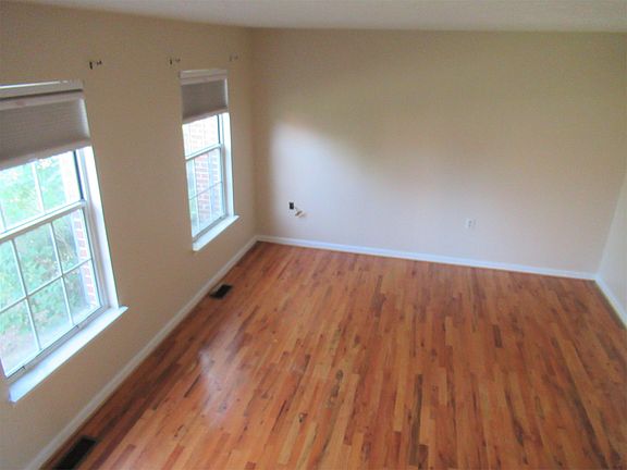 2nd image of 221 Willowbrook Ct #1