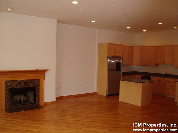 3rd image of 2535 N Southport Ave #4L