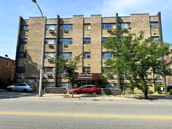 7854 S South Shore Dr APT 210, Chicago, IL 60649