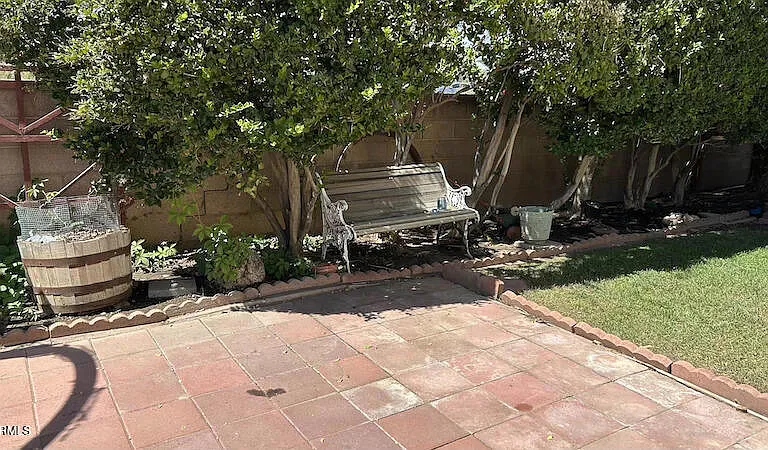 1222 W Avenue J15 — Photo 2