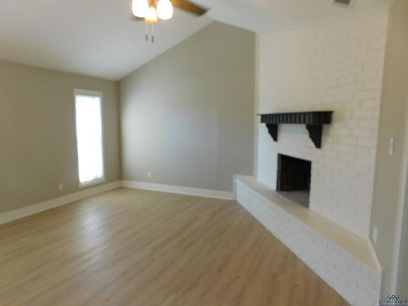 2nd image of 2204 Woodbine Dr