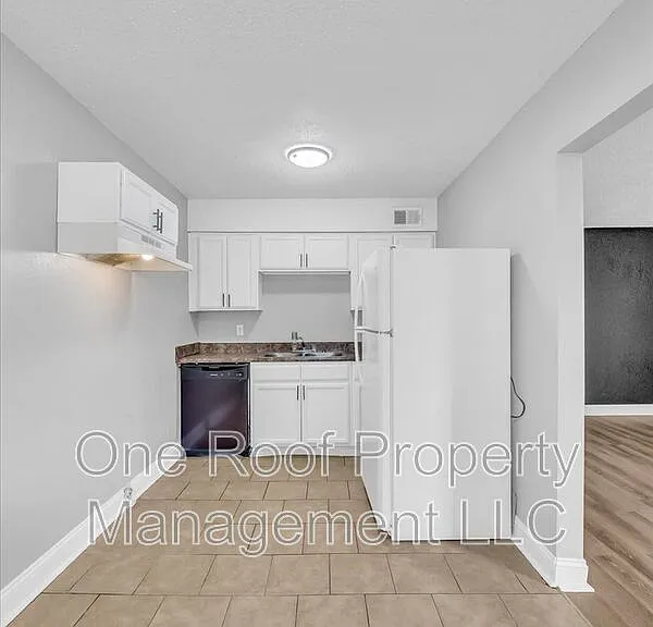2001 Chateau Dr #A — Photo 11