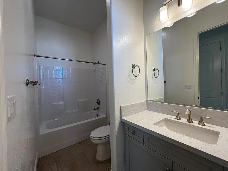 2112 Daffodil St — Photo 15