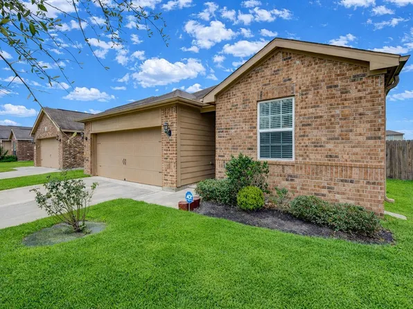 9443 Sky Blue Dr, Iowa Colony, TX 77583