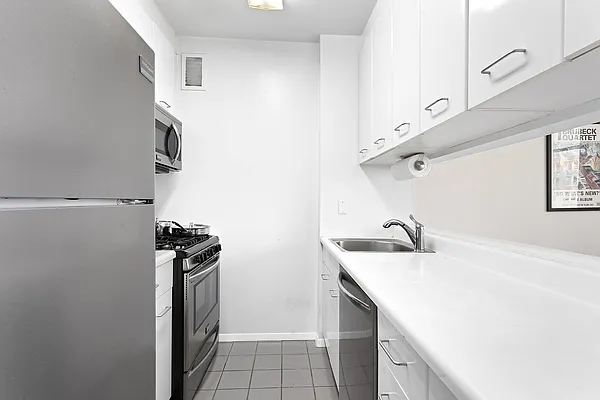 Rented by Halstead Real Estate | media 23