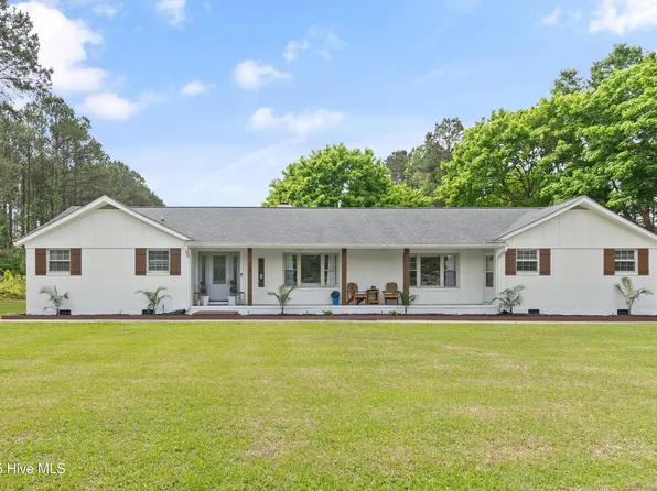 738 Ocean Highway E, Bolivia, NC 28422