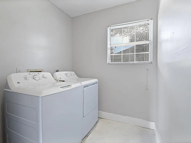 1971 SE Lavina Cir — Photo 12