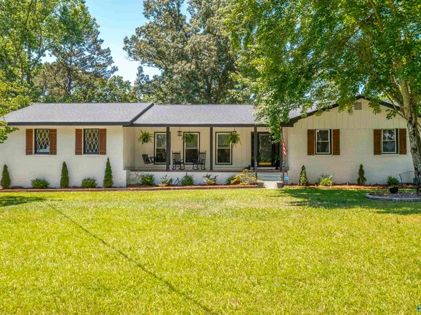 303 McNaron Dr, Gadsden, AL 35904