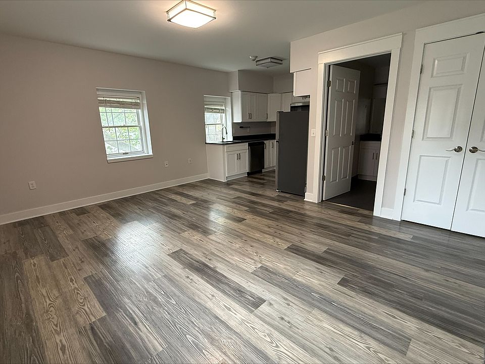 2nd image of 139 Troup St #6